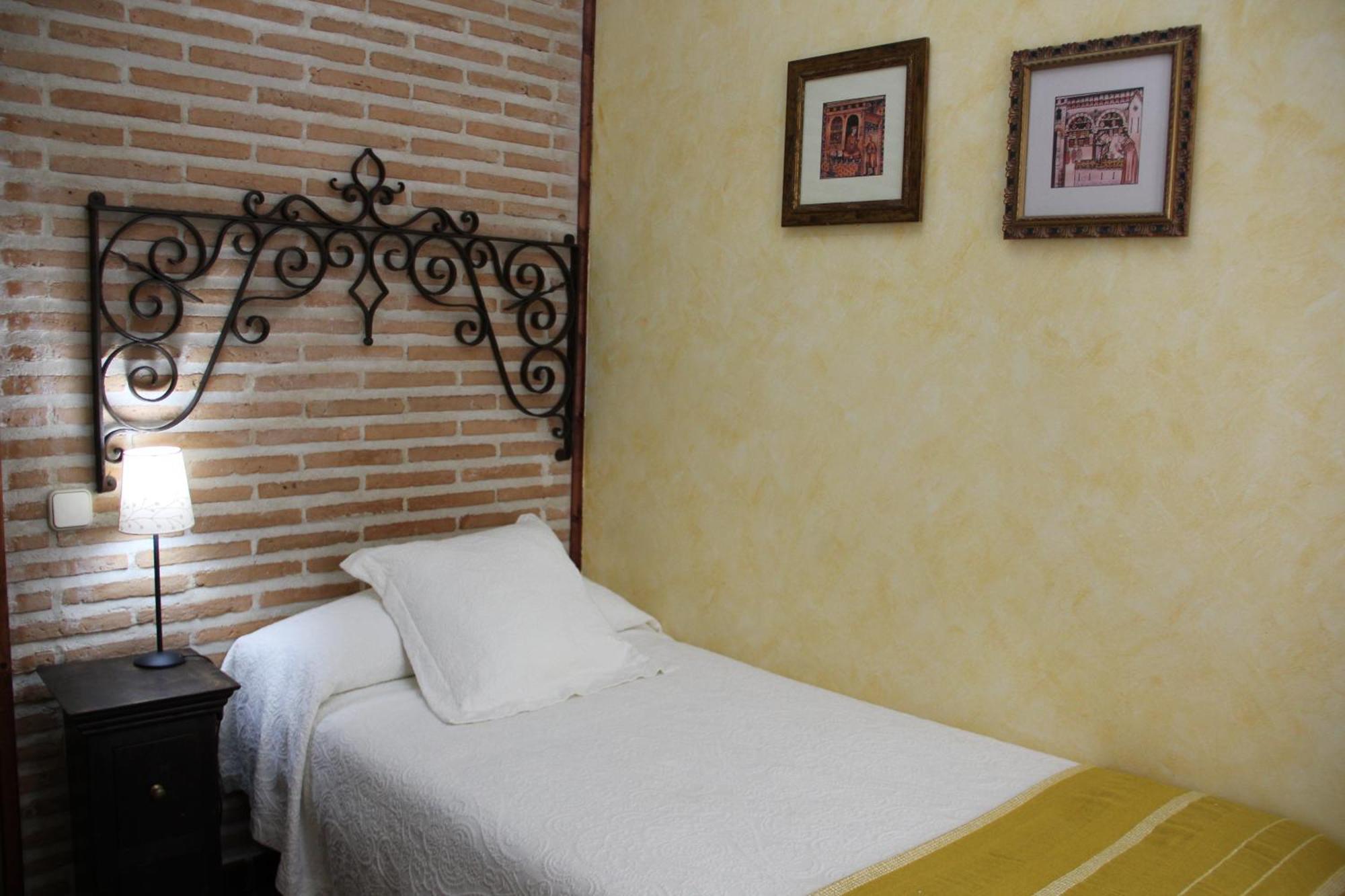 La Posada De Manolo Toledo Room photo