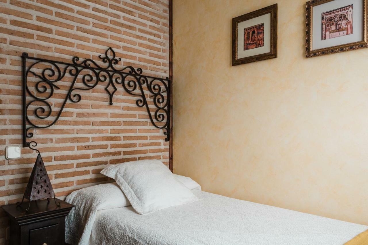 La Posada De Manolo Toledo Room photo